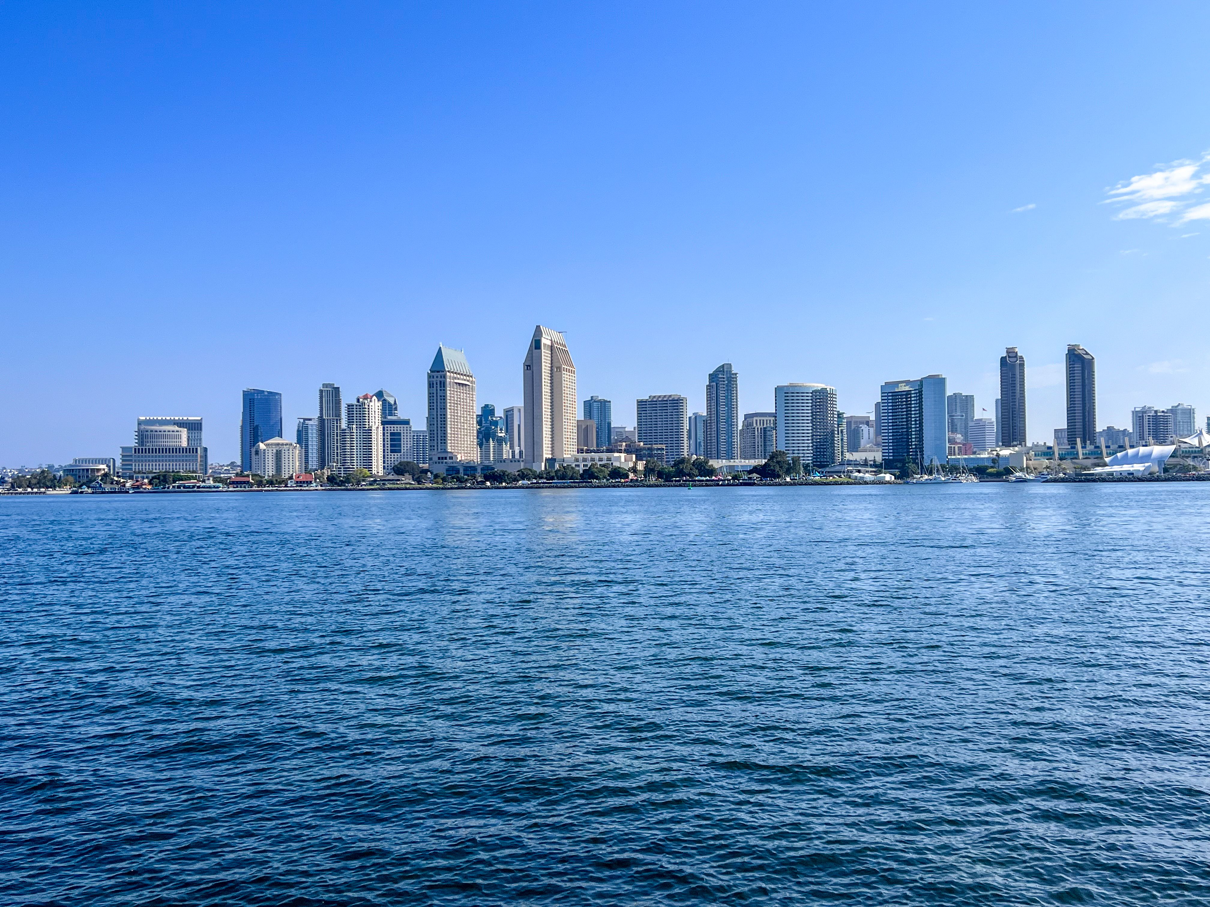 https://descansosunset.com/assets/san-diego-skyline-with-clear-blue-sky-2025-02-10-07-19-34-utc.jpg